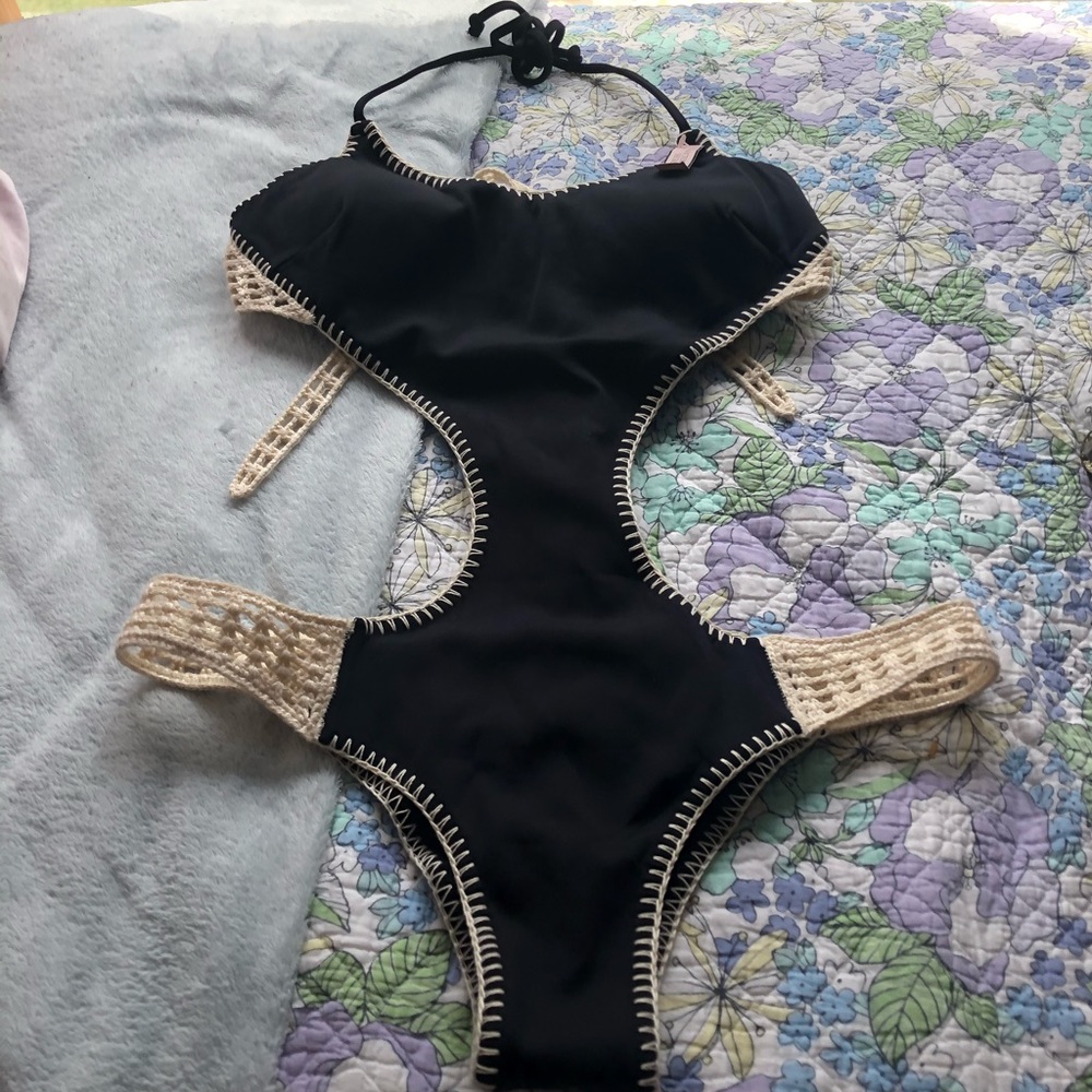 *Brand New* VS Crocheted One Piece Curved Sides